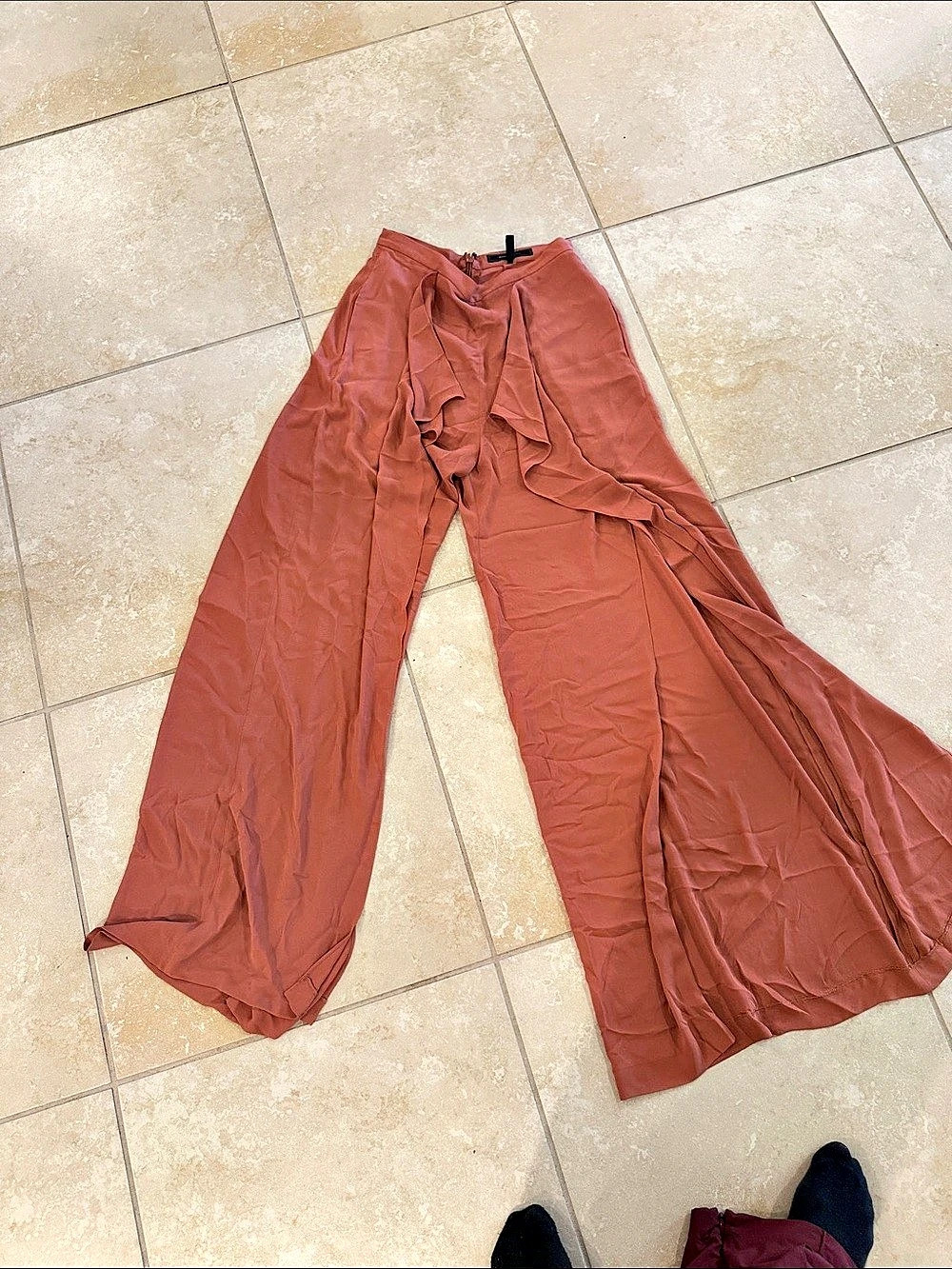 BCBGMAXAZRIA Pink Wide Leg Ruffle Pants Like New